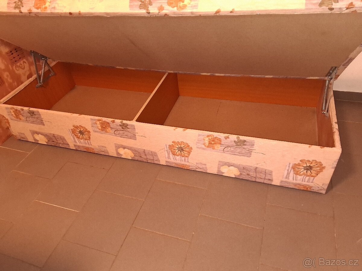 Čalouněná válenda - 2