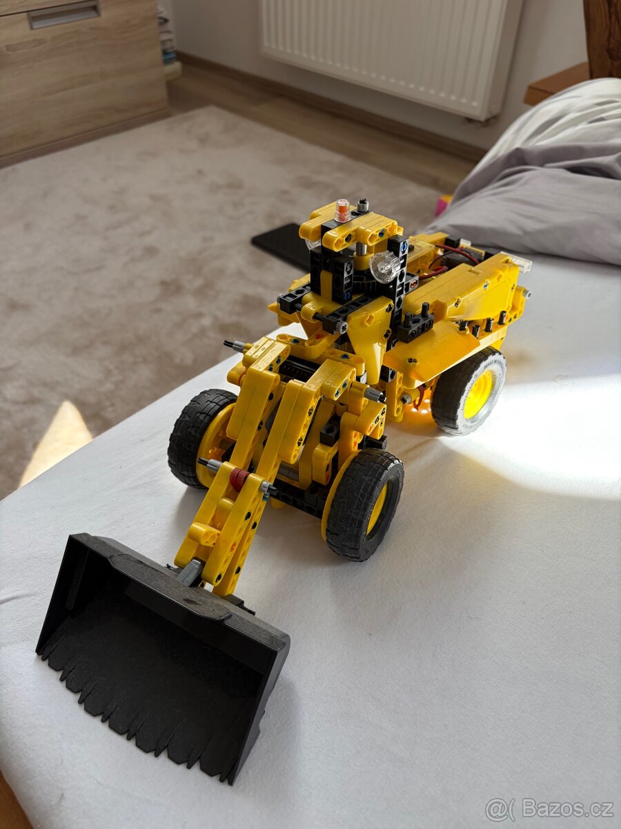 Hydraulický nakladač - 2