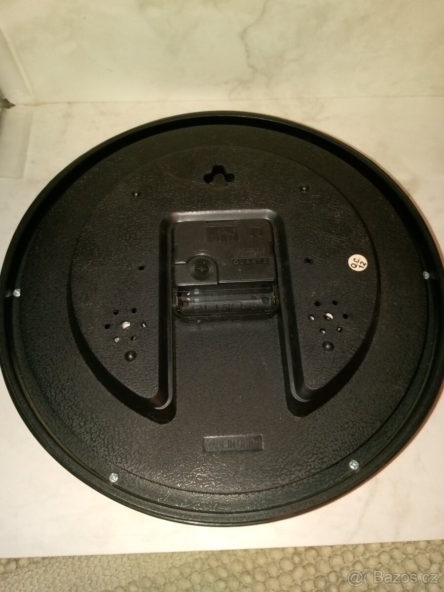 Moderní nástěnné hodiny 25 cm - 2