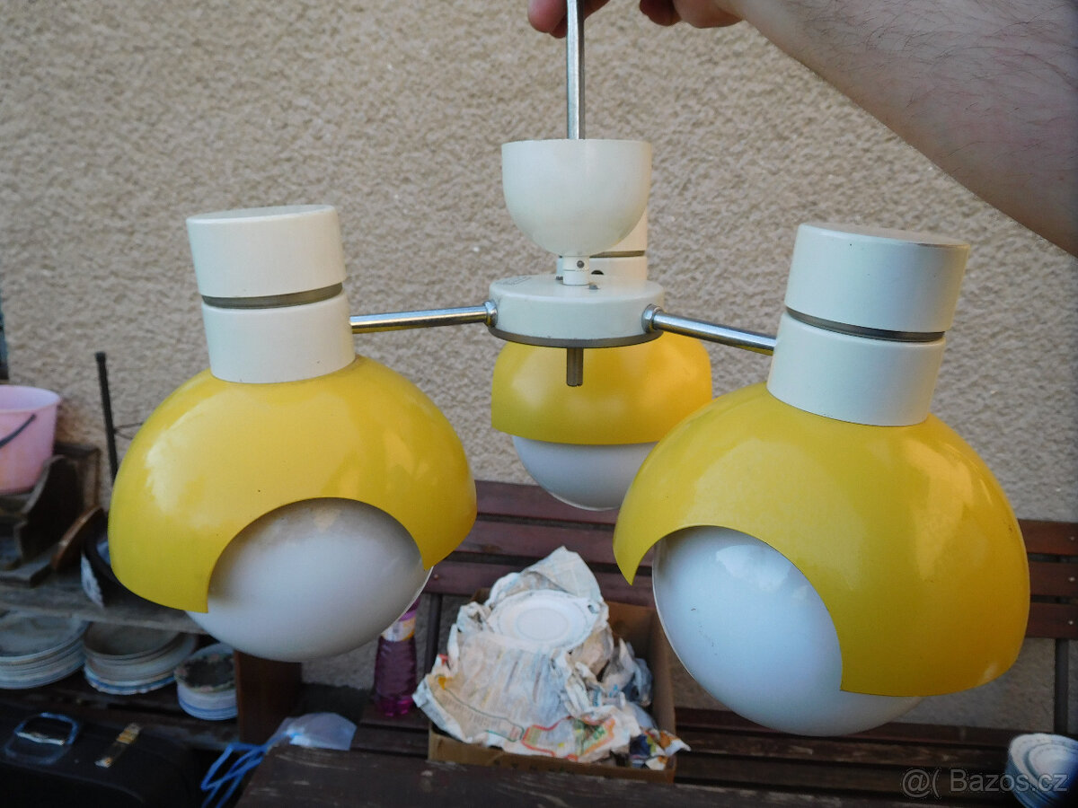 LUSTR NAPAKO - TYP 81339 - BRUSEL - 2