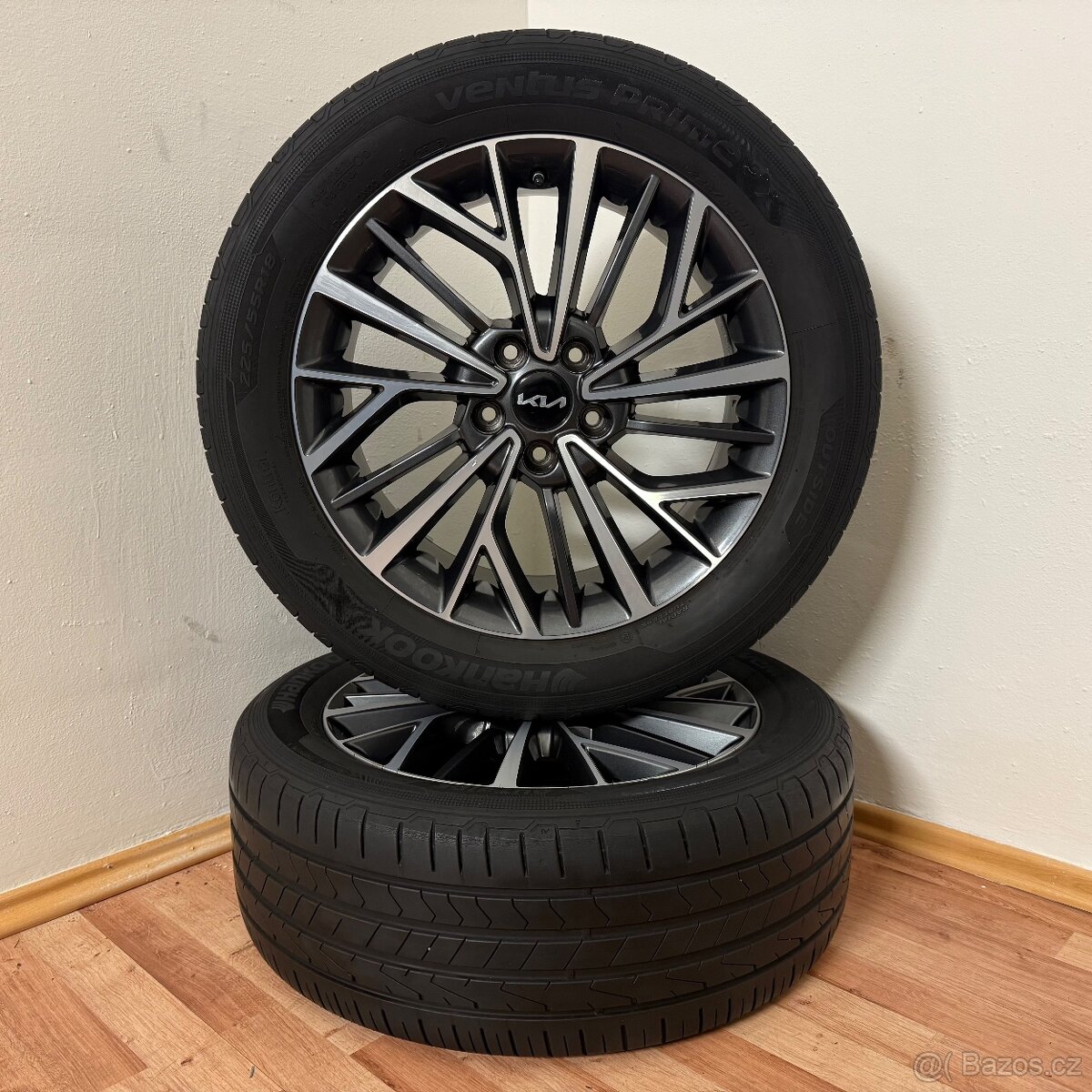 HYUNDAI TUCSON 5x114,3 R18 ET51+LETNÍ 225/55R18 5m - 2