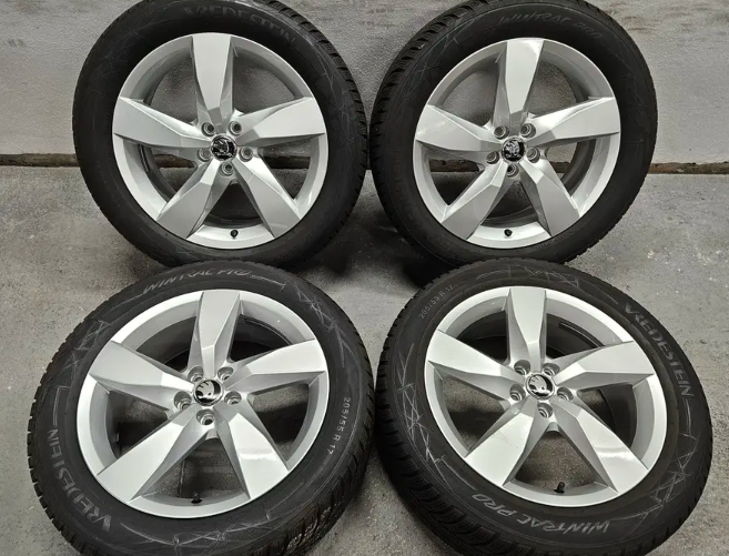 17" ŠKODA 5x100 ET39 6.5J Vredestein 205/55 R17 - 2