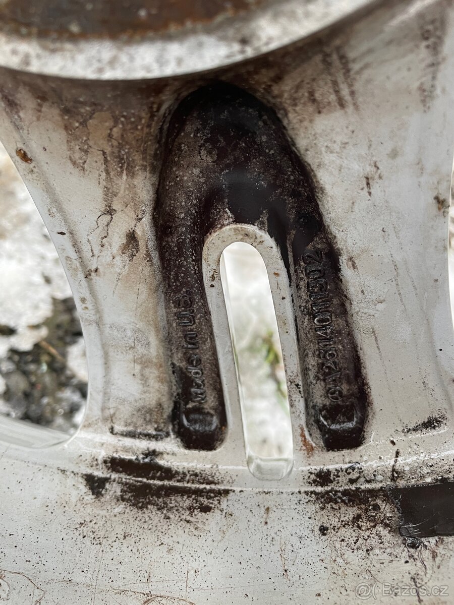 Mercedes R 5x112, 8Jx18, zimní pneu Michelin 255/60-18 - 2