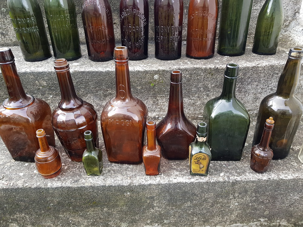 Staré láhve pivní, sodovkové aj. - 2