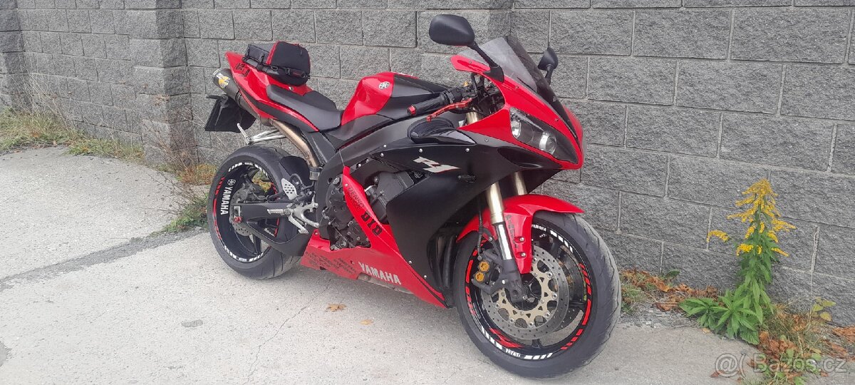 Yamaha yzf R1 - 2