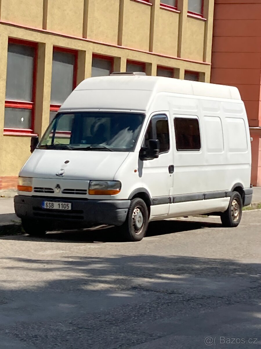Renault Master 2,2D 66kW rok 2003 326000km - 2