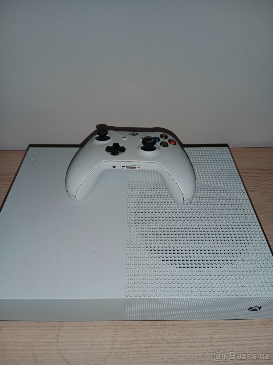 Prodám Xbox one s - 2
