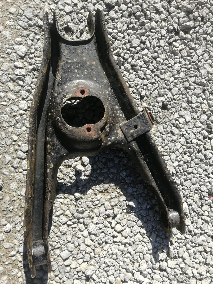 Spodní rameno Škoda - 2