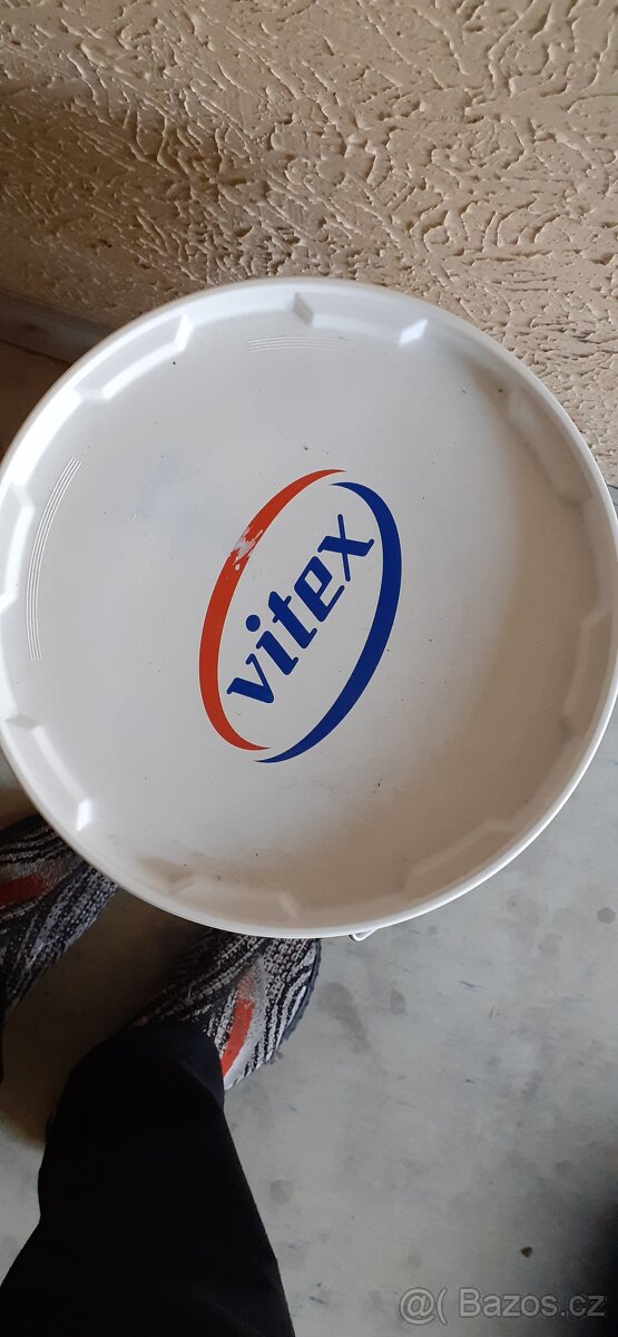 Prodam bilu barvu na sadru karton - 2