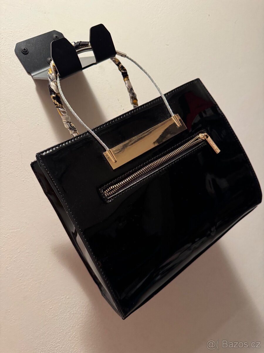 Dámská lesklá kabelka Gessy - 2