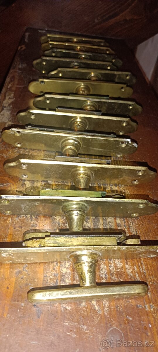 Mosazné kování, kliky kličky,12 ks. - 2