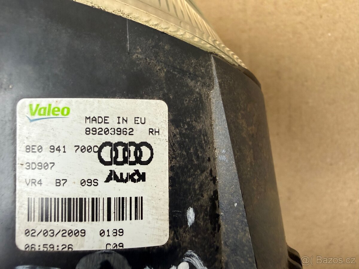 Audi A3 8P pravá mlhovka rámeček mlhovky. - 2