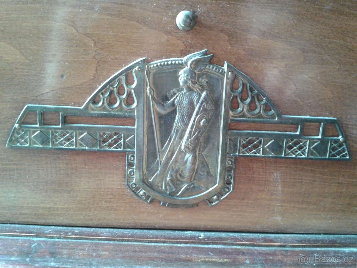 Gramofon na kliku starožitnost - 2