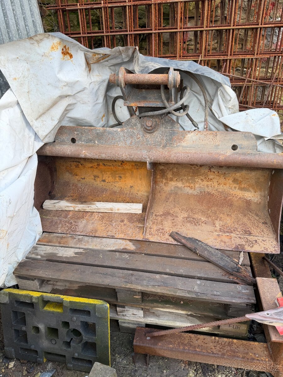 Hydraulická naklápěcí svahová JCB+45cm lžice - 2