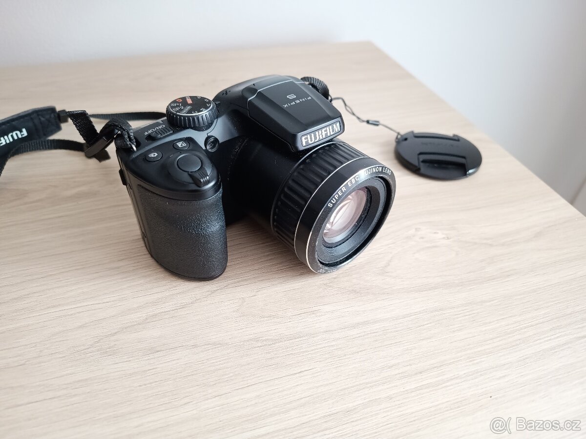 Fujifilm S4800 - 2