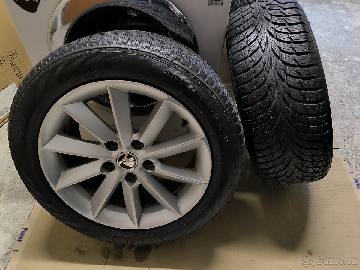 ALU kola Passat Superb 5x112 r16 Originál, zimní pneu 6mm - 2