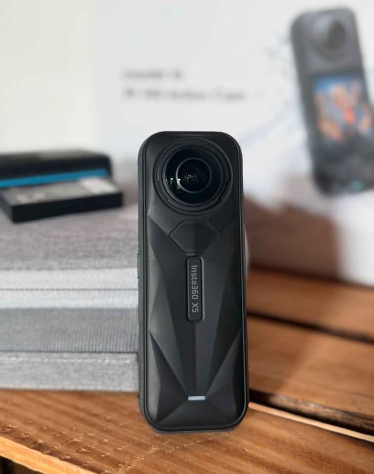 Insta360 x5 - 2