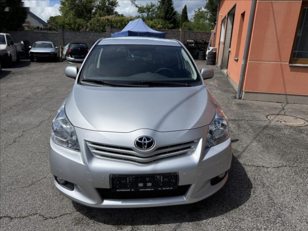 Toyota Verso,1,6 VVTi - 2