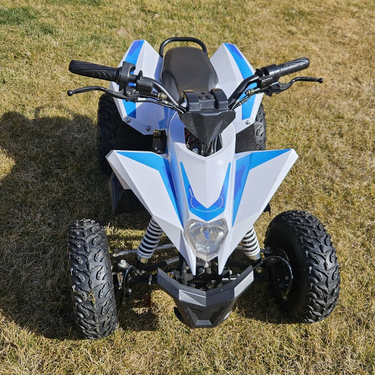 Elektrická čtyřkolka BUFFLER eXW1000Y - 1.majitel