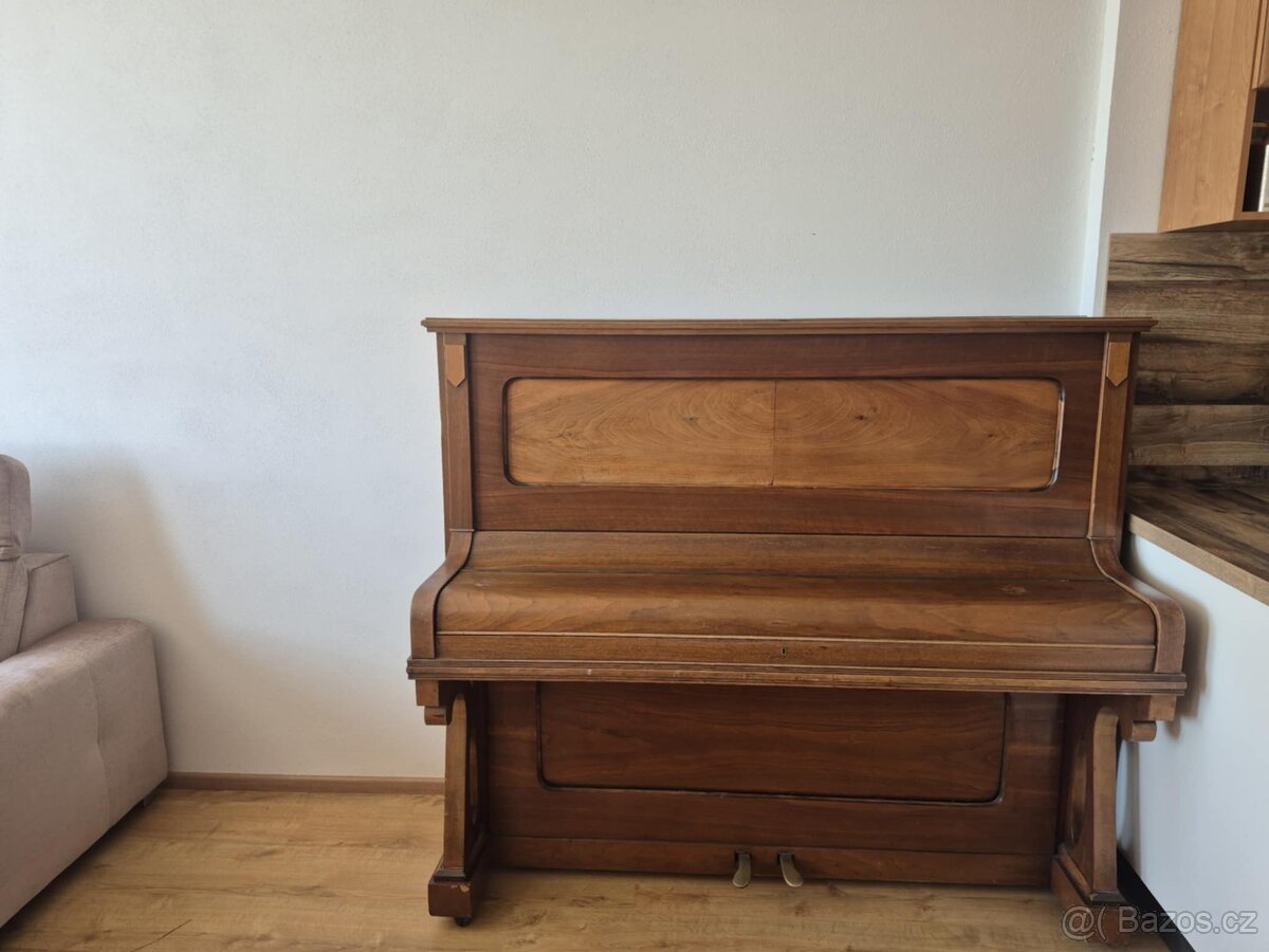 Starožitní funkční piano Wilhelm Petrzelka Wien - 2