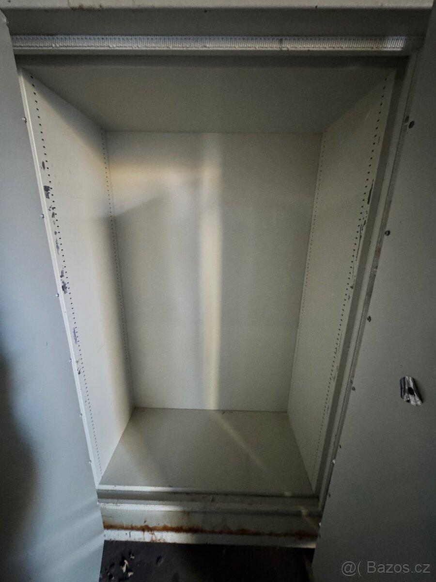 DVOUDVÉŘOVÝ TREZOR SISTEC SIW 180/2 - 2