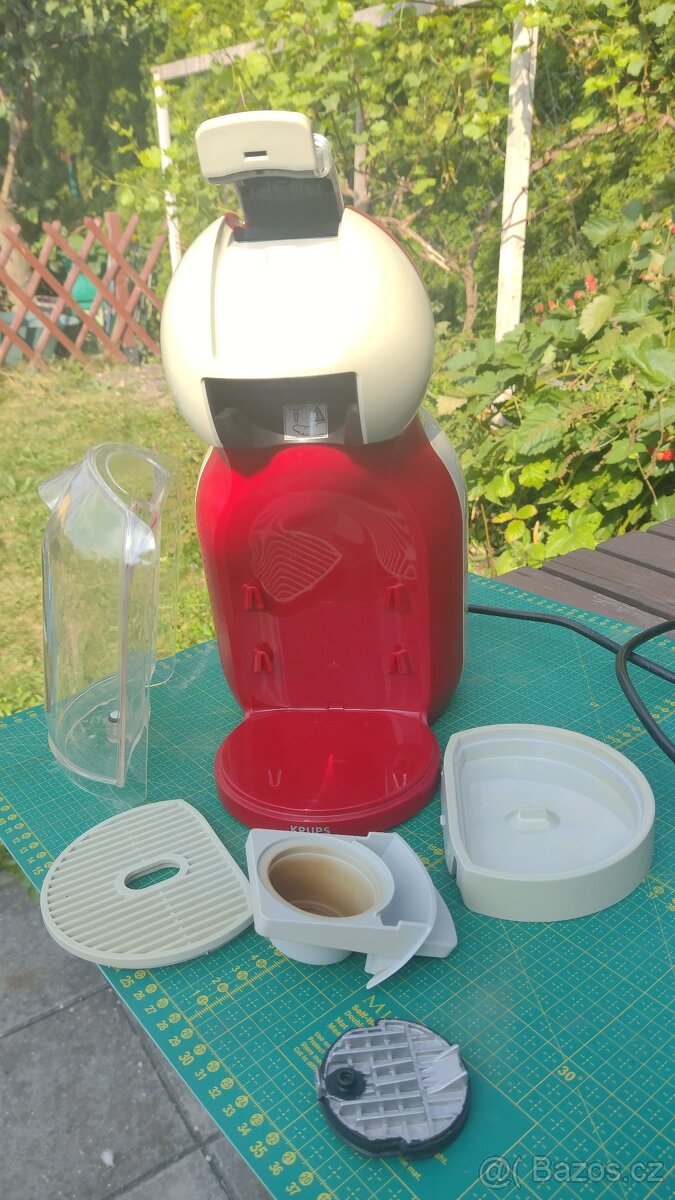 Kapsulový kávovar Krups KP120 šedo-červený - 55% sleva - 2