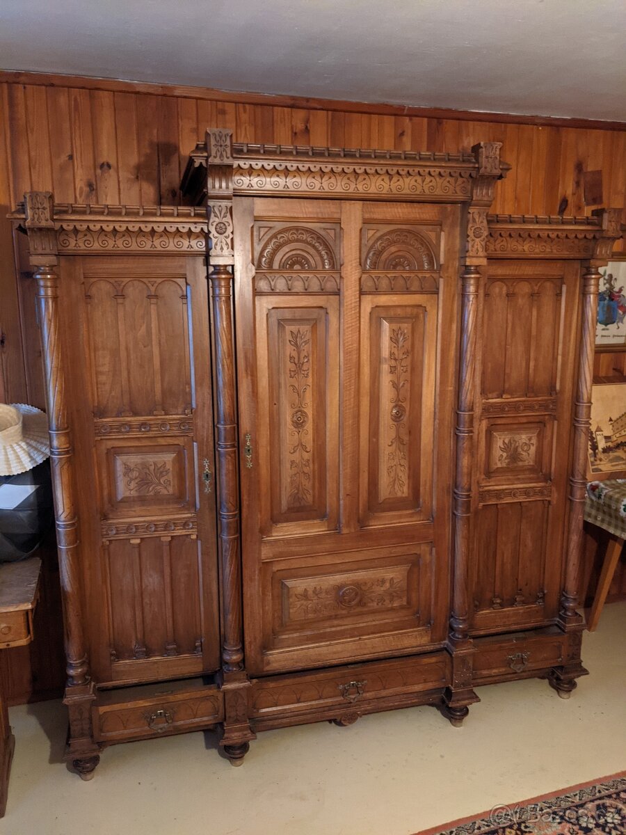 Starožitná skříň/komoda umělecká - 2