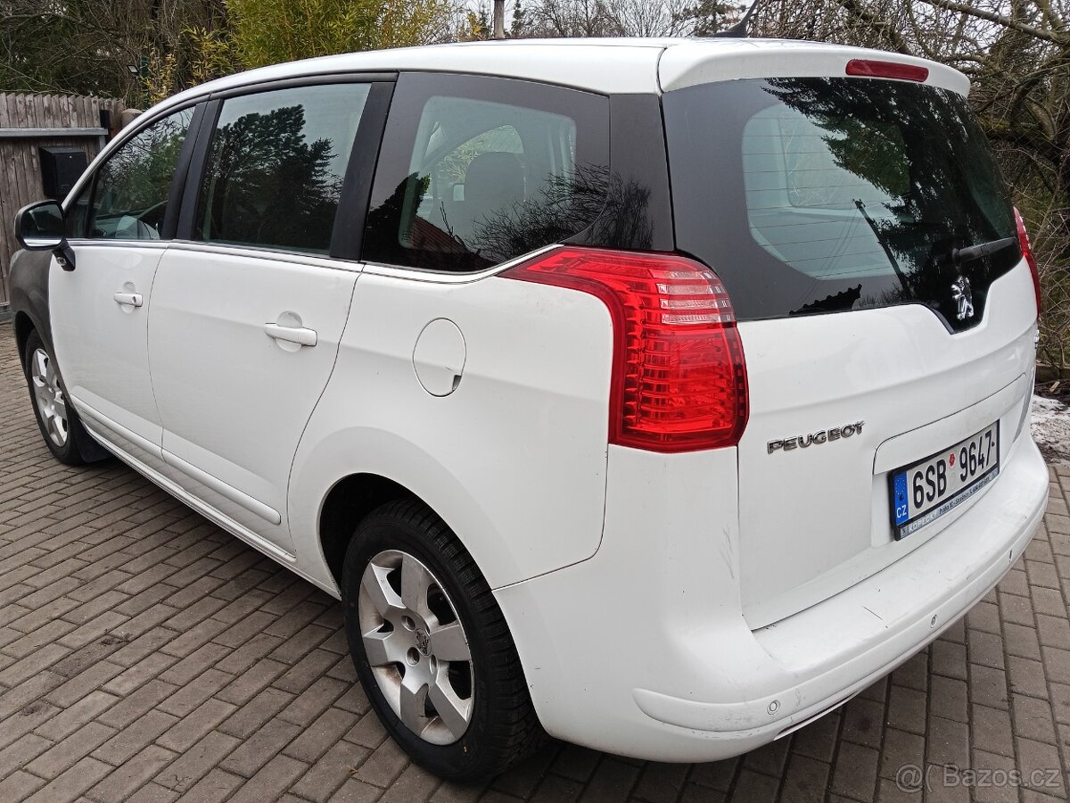 Peugeot 5008 2.0Hdi 110kw 2014, Nová STK do 12/2027 - 2