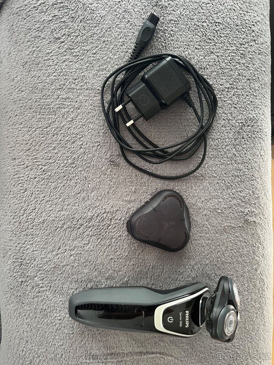Prodám holicí strojek Philips 5000. - 2