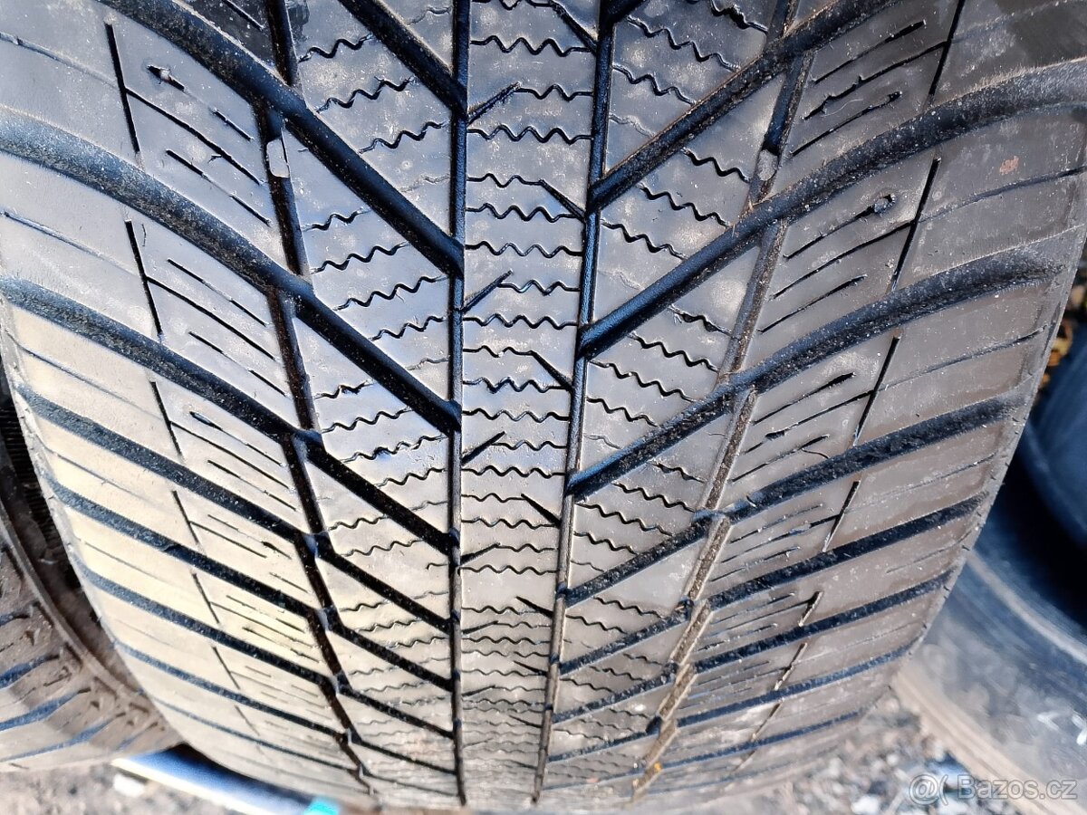 235/55/17 103v Nexen - celoroční pneu 2ks - 2