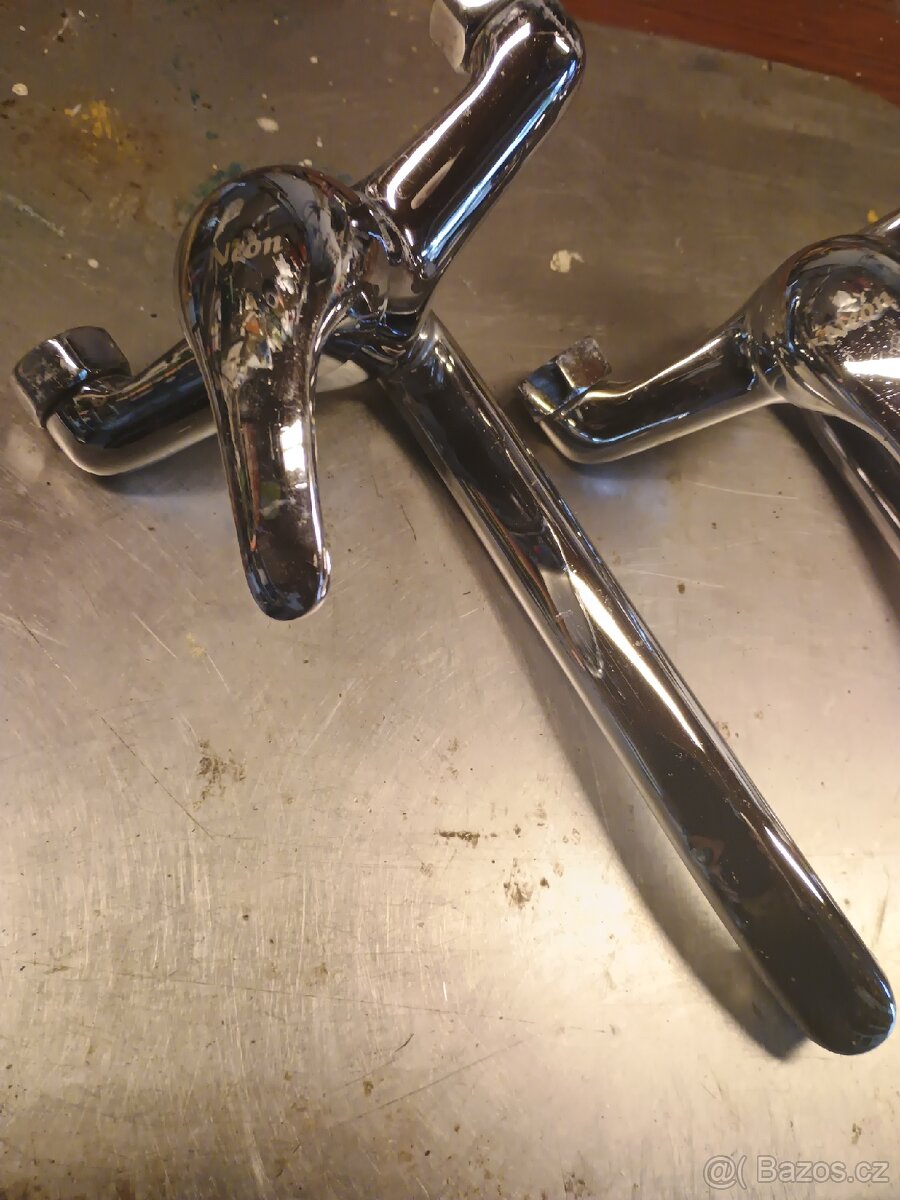 dvě umyvadlové baterie - 2