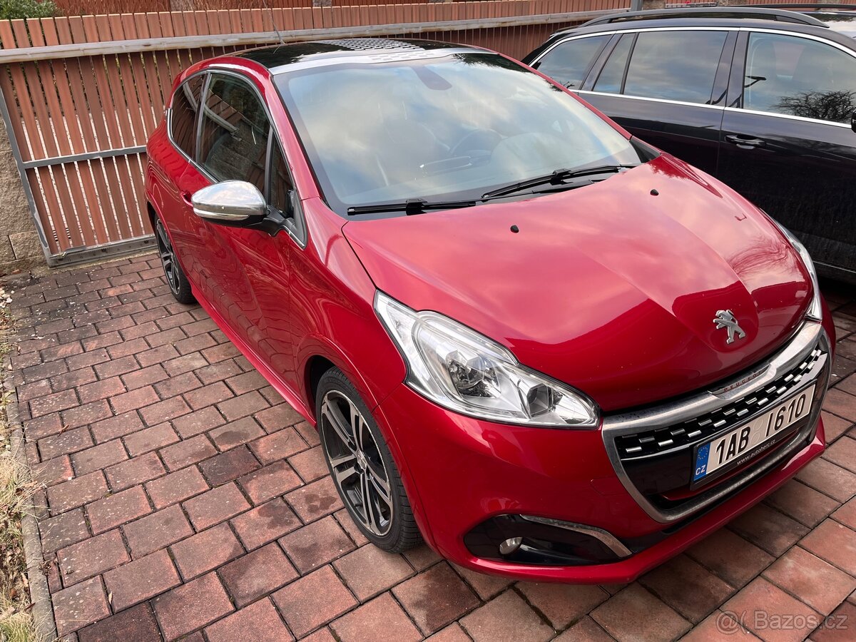 Peugeot 208 GTi - 2