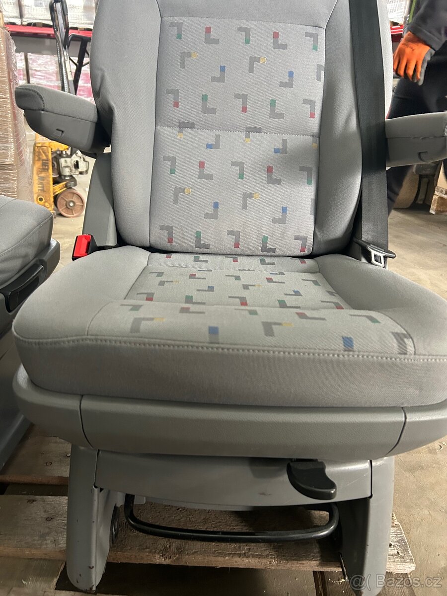 Otočné sedadla VW T5 - 2