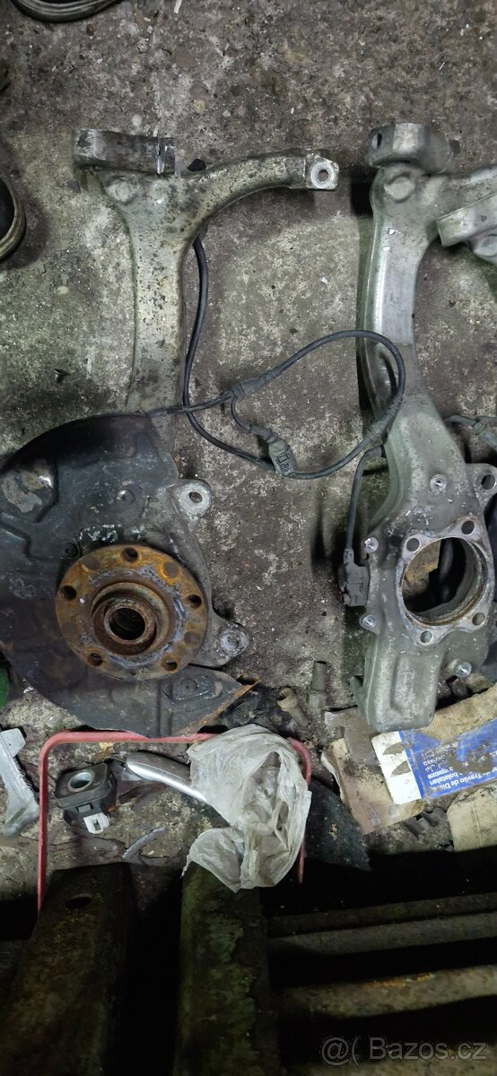 Leva predni tehlice audi A4 B6 B7 8E - 2