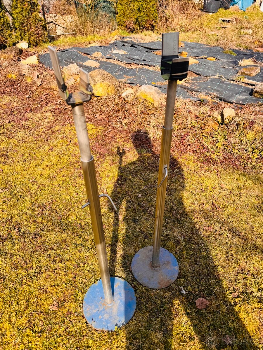 Stojany na činky - 2