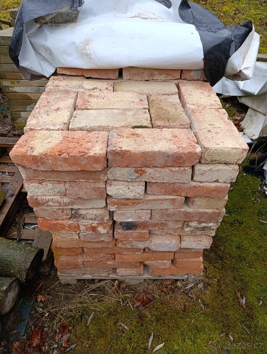 Prodám staré cihly - 2