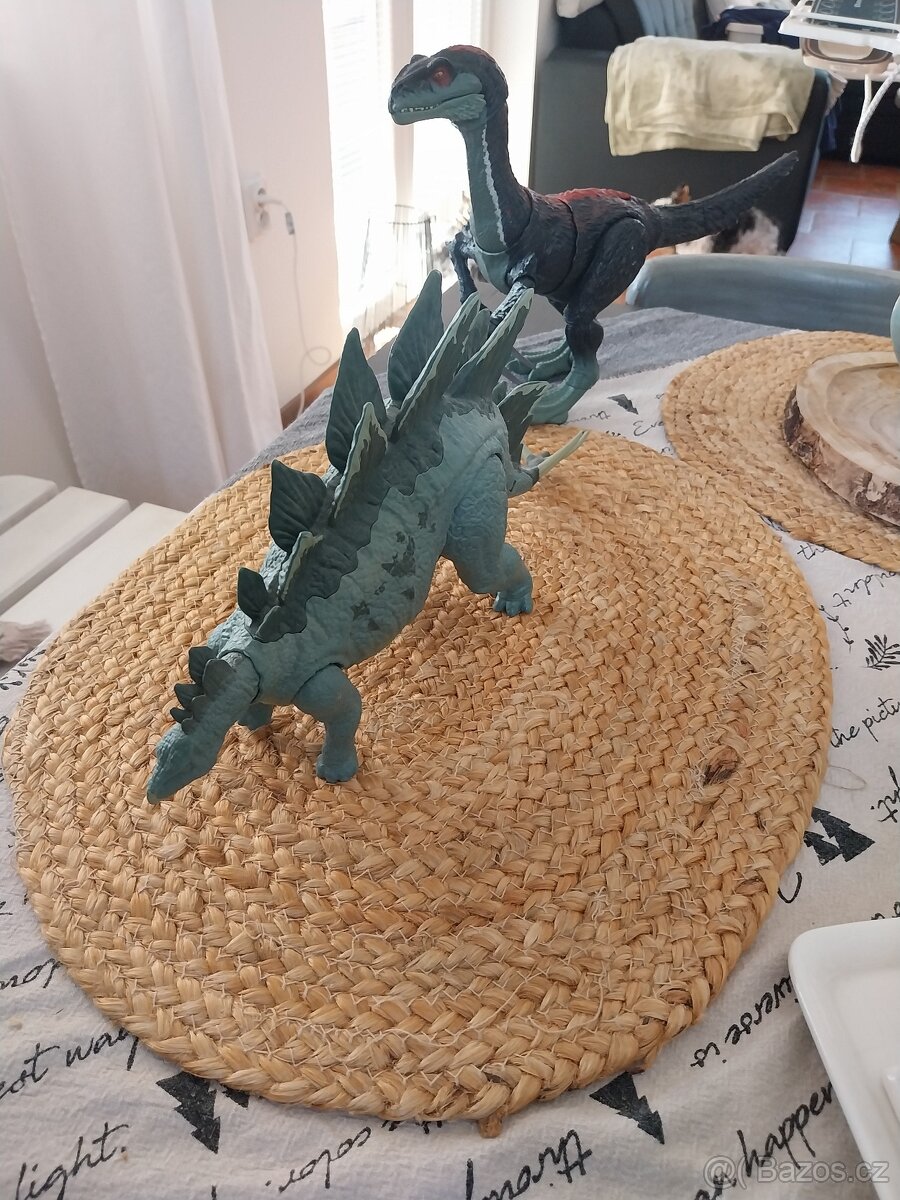 Prodám 2 krásné dinousary - 2