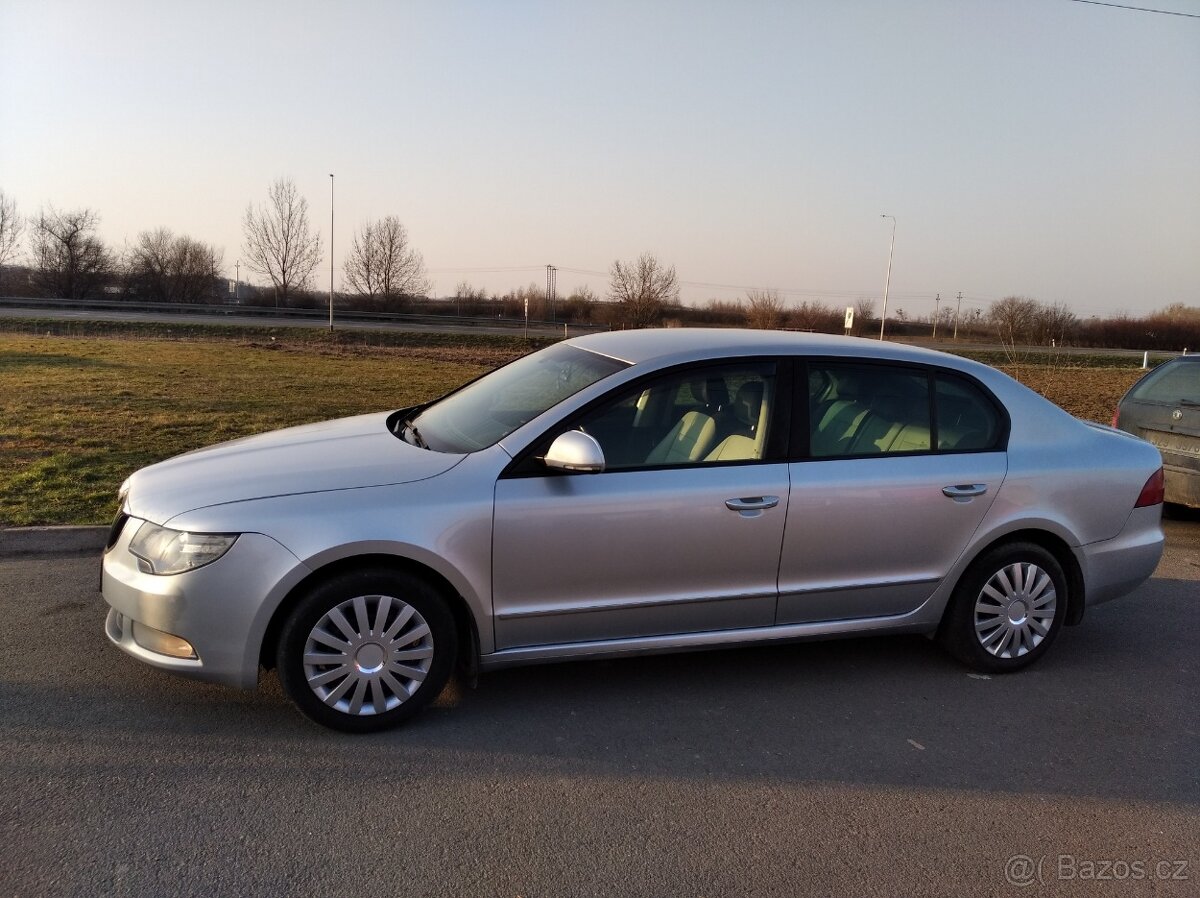 Škoda Superb 1.6 TDi-77kw - 2
