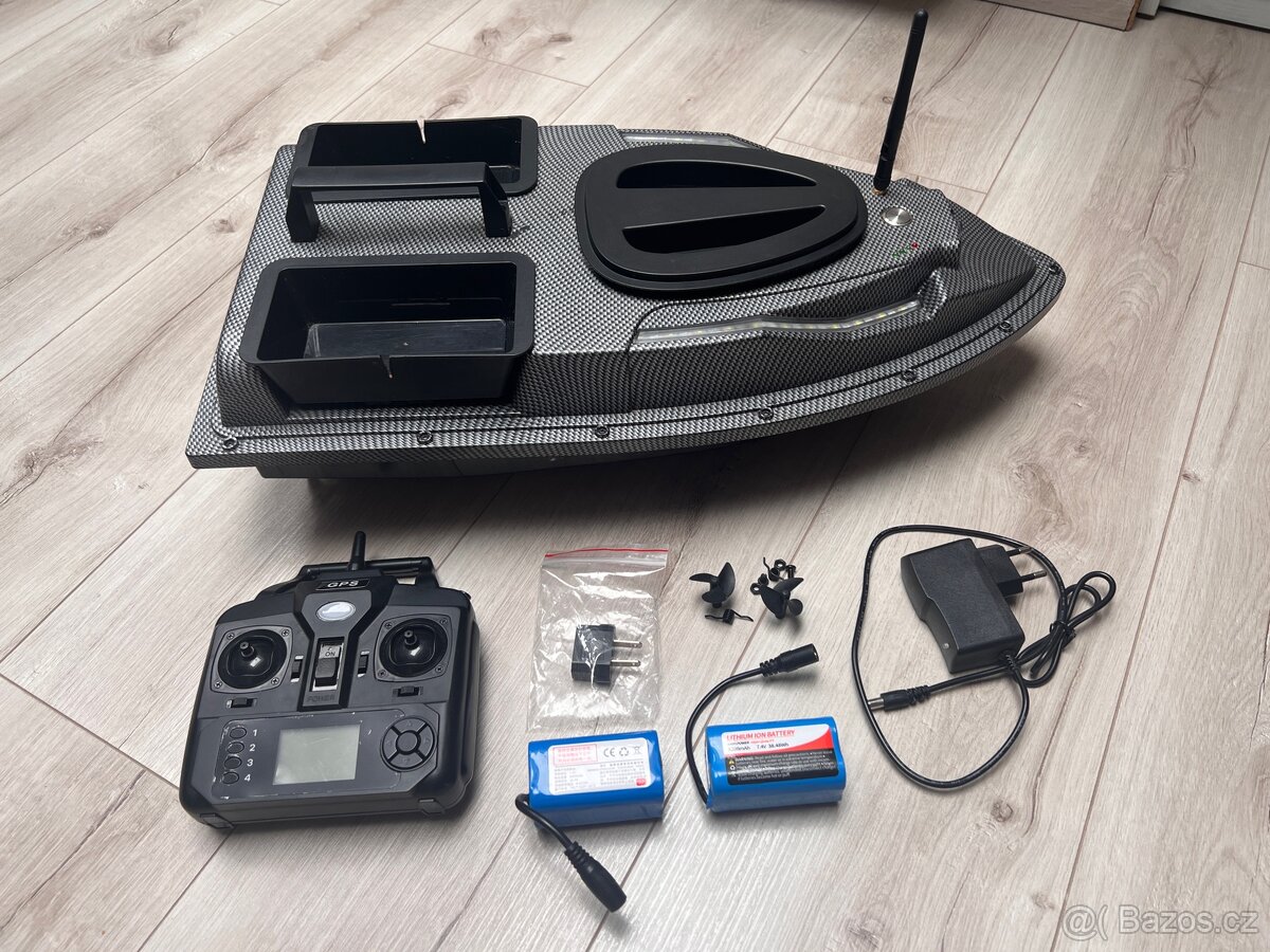 Zavážecí loďka na ryby s GPS (Málo používaná) - 2