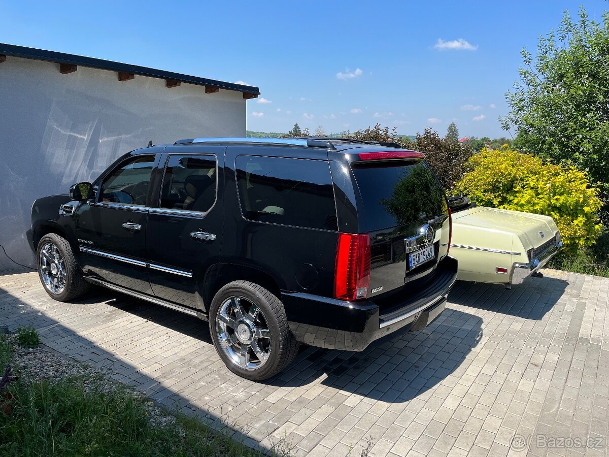Cadillac Escalade TOP STAV - 2