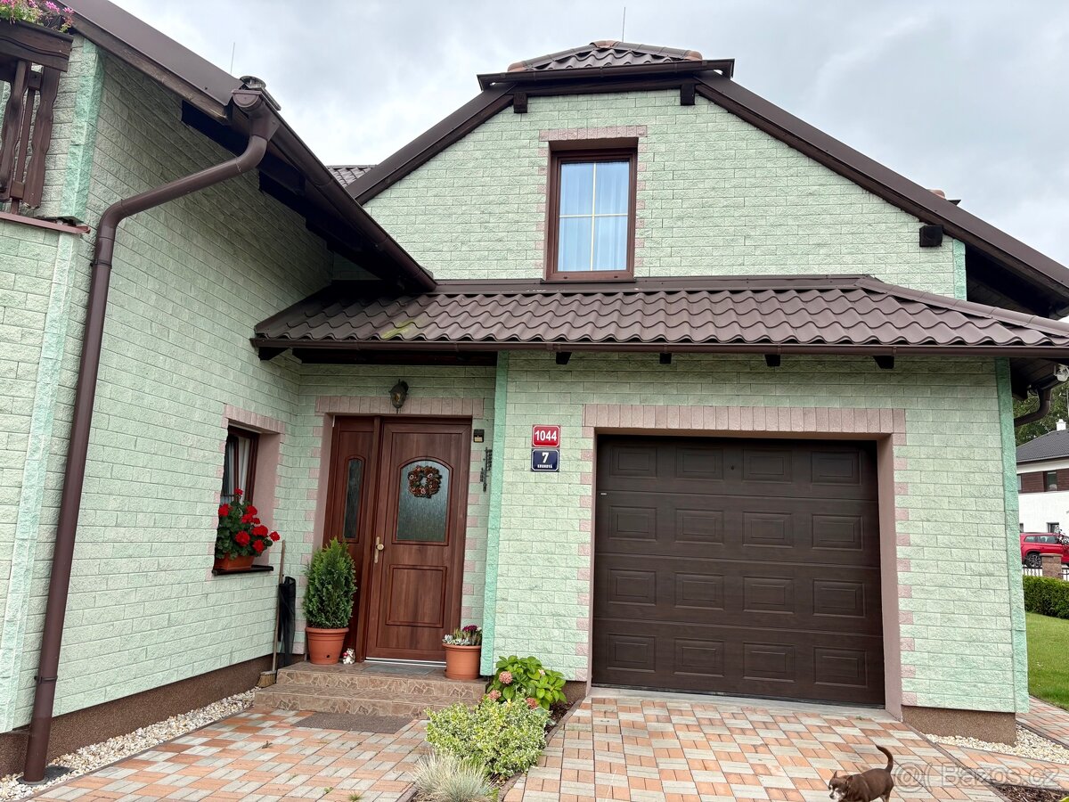 Rodinný dům s bazénem a krbem – Karlovy Vary - 2