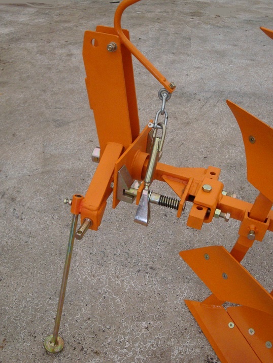 Obracecí pluh za traktor, PLUH - 2