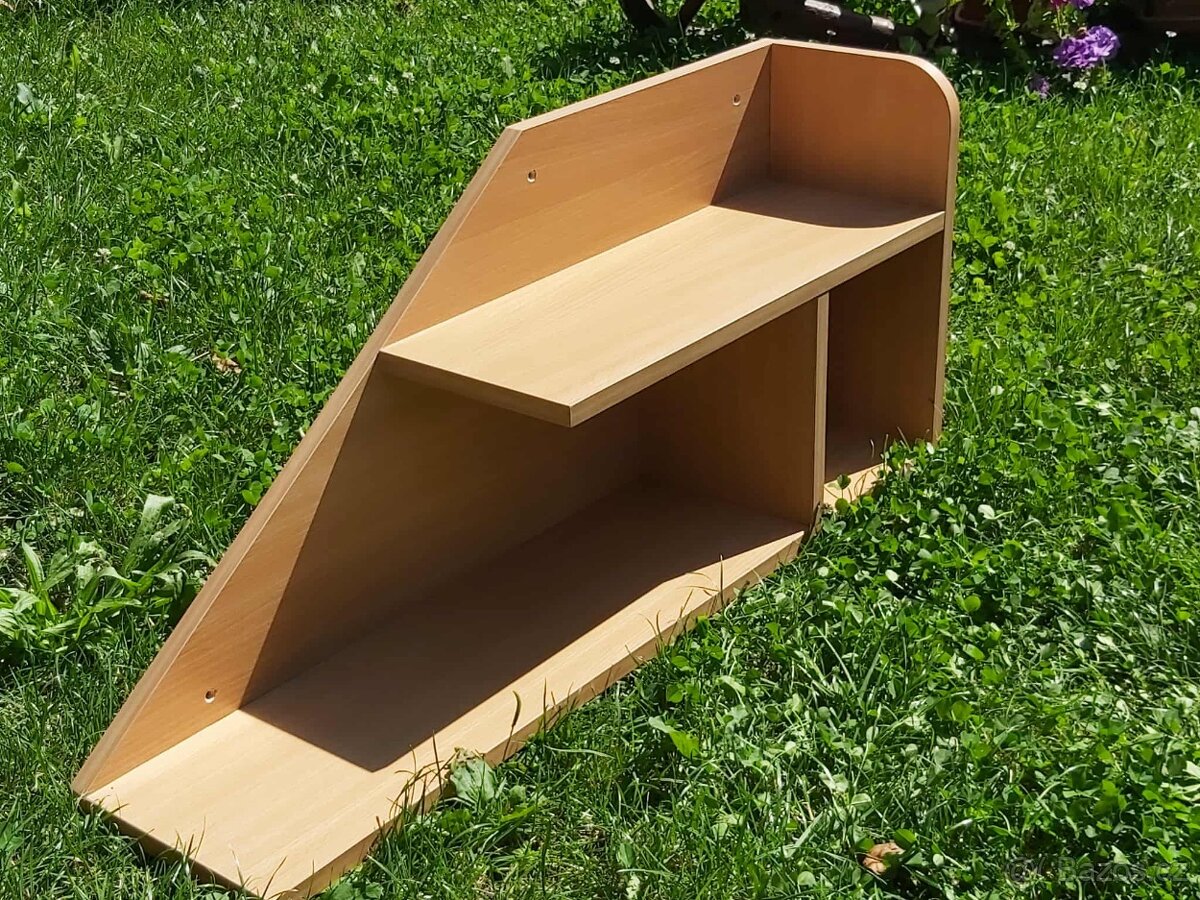 Dřevěná polička - 2