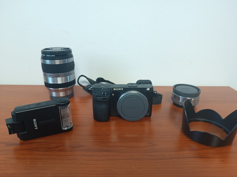 Sony NEX-7, 18-200mm, 16mm, externí blesk - 2
