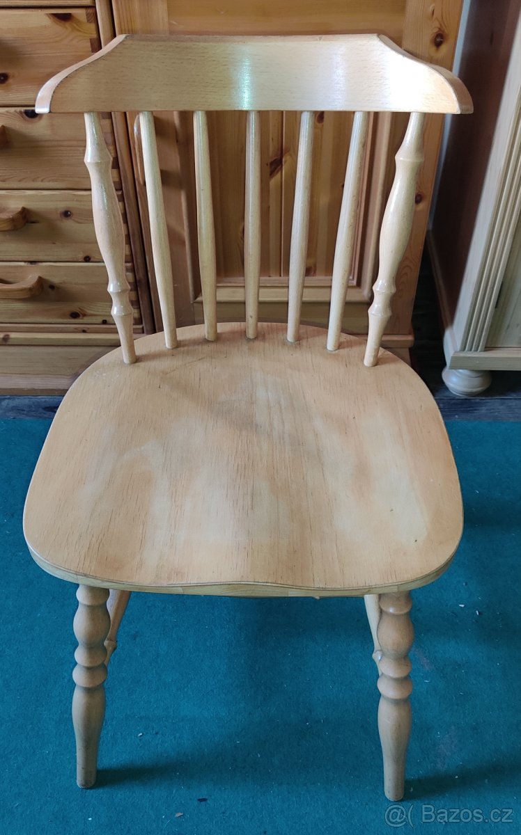 Dubový stůl se 4 židlemi - 2