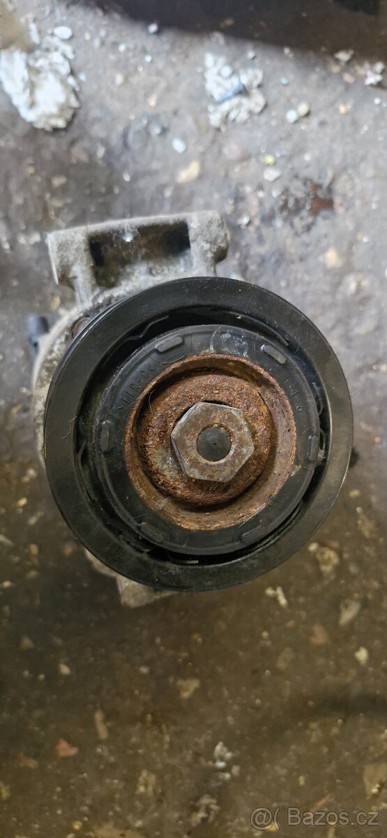 Klimakompresor Audi A4 B8 8K 2.0 tdi - 2