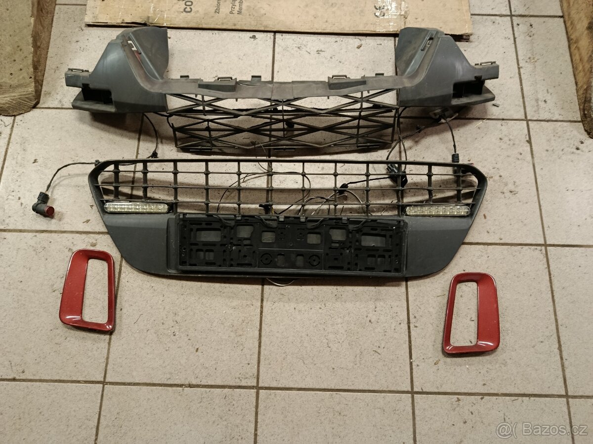 Ford C-Max 2008 přední mřížka - 2