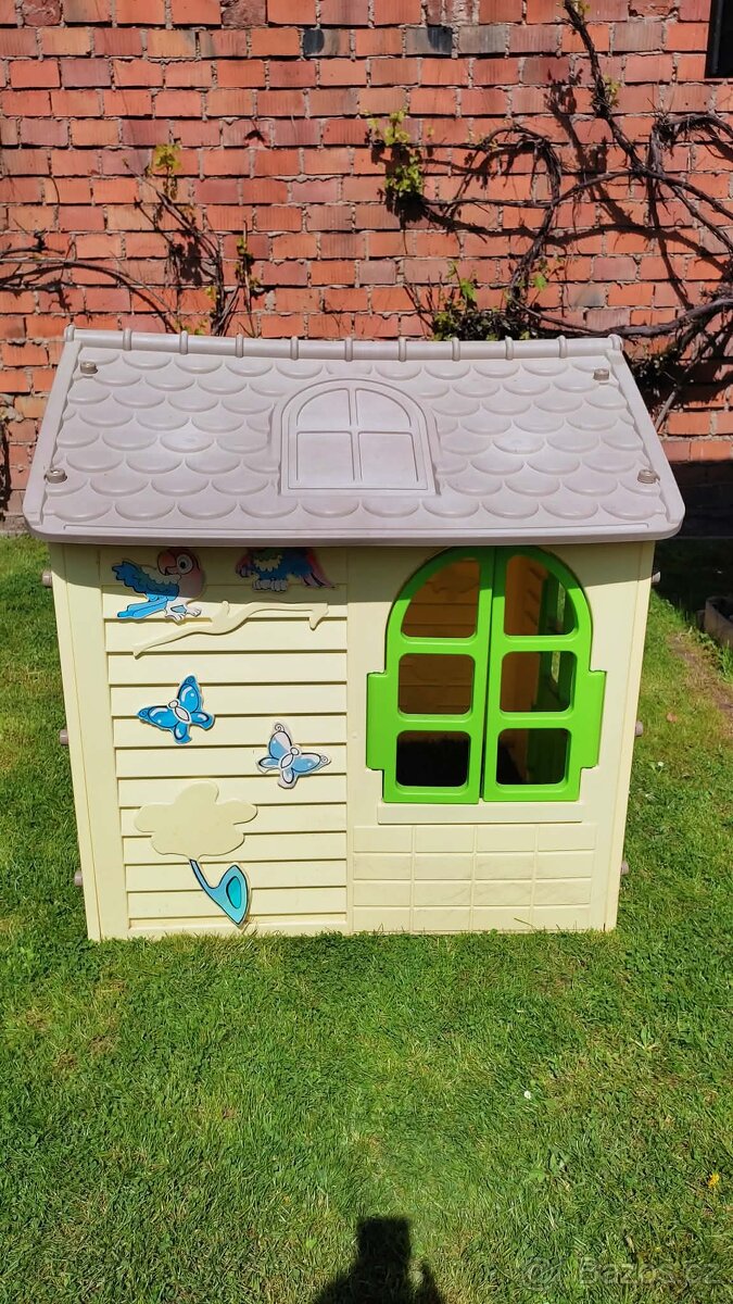 Domeček pro děti: - 2