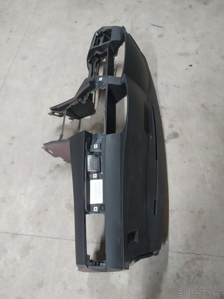 BMW E60/E61 palubní deska z 535d 200kw - 2