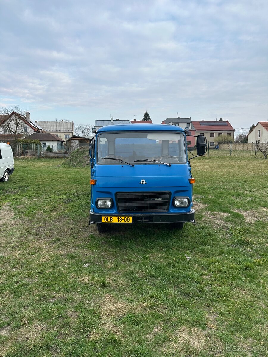 Avie A31 s čelem - 2